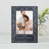 Navy Silver Holly Scroll Foliage Foto Feestdagenkaart (Staand voorkant)