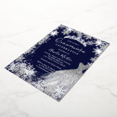 Navy Snowflake Winter Quinceanera Folie Uitnodiging (Gedraaid)