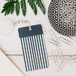 Navy Stripes | Het Monogram van de moderne man Sleutelhanger<br><div class="desc">Personaliseer het voor elk speciaal familielid, vriend, collega, docent enz., om een uniek cadeau te creëer voor verjaardagen, jubilea, bruiloften, kerst, Valentijnse of elke dag die u wilt shows hoeveel zij of hij voor u betekent. Deze aandenken maakt een geweldig cadeau voor elke gelegenheid: moederdag, verjaardagen, pasgetrouwden, grootouderdag en nog...</div>