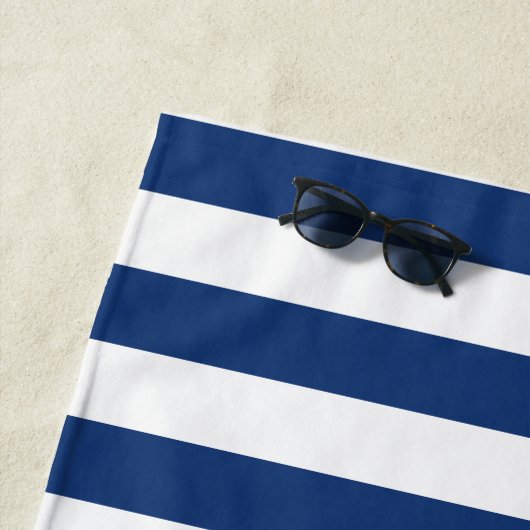 Navy & White Coastal Personalized Bachelor Weekend Strandlaken (In situ)