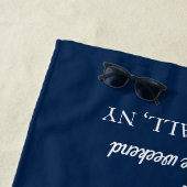 Navy & White Personalized Bachelorette Weekend Strandlaken (In situ)