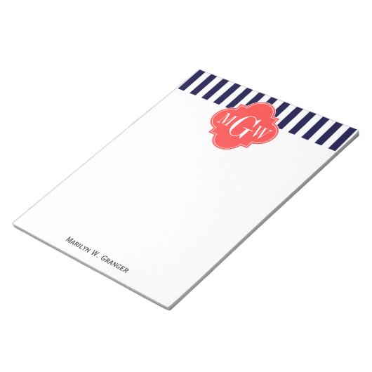 Navy White Stripe Coral Red Quatrefoil 3 Monogram Notitieblok (Schuin)