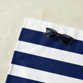 Navy White Stripe Elegant Monogram Naam Strandlaken (In situ)