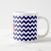 Navy Wht Chevron Zigzag Coral Quatrefoil Monogram Grote Koffiekop (Rechts)