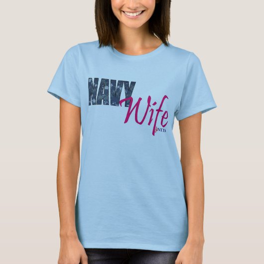NAVY WIFE T-SHIRT (Voorkant)