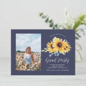 Navy + Yellow Sunflower Afstuderen Foto uitnodigin Kaart (Staand voorkant)