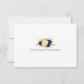 Navy & Yellowish Gold Floral Bouquet Wedding RSVP Kaartje (Achterkant)