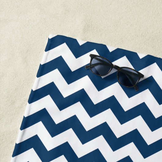 Navy zigzag, Navy Chevron, Geometrisch patroon Strandlaken (In situ)