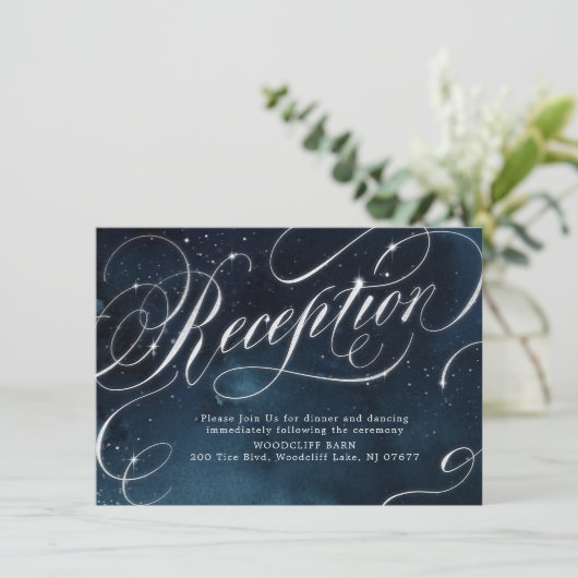 Navy zilver  kalligrafie bruiloft receptie informatiekaartje (Staand voorkant)