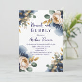 Navyblauw en gouden pioenrozen brunch en bubbels kaart (Staand voorkant)