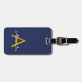 Navyblauw Gouden Meisjesachtige Script Monogram Na Bagagelabel (Voorkant horizontaal)