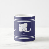 Navyblauwe kust zeenaaldrogade deur koffiemok (Center)
