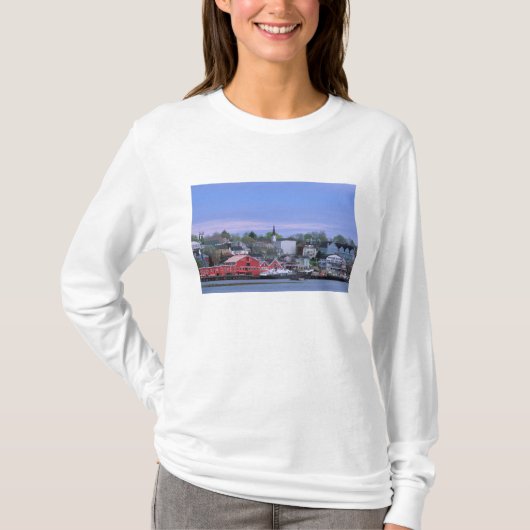 NB Canada, Nova Scotia. Een uitzicht van Lunenburg T-shirt (Voorkant)