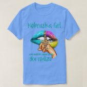 Nebraska Girl weet meer dan ze zegt T-shirt (Design voorkant)