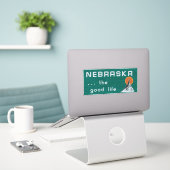Nebraska. Ja. .het goede leven - NE sticker - NE s (Laptop op bureau)