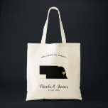 Nebraska Map Wedding Welcome Bag Tas Black, Gold<br><div class="desc">Het weekend van de bruiloft heet cadeautas voor gasten uit de stad voor je bruiloft,  met afbeelding van Nebraska,  met gouden hart. Vul tas met je favoriete godies.</div>