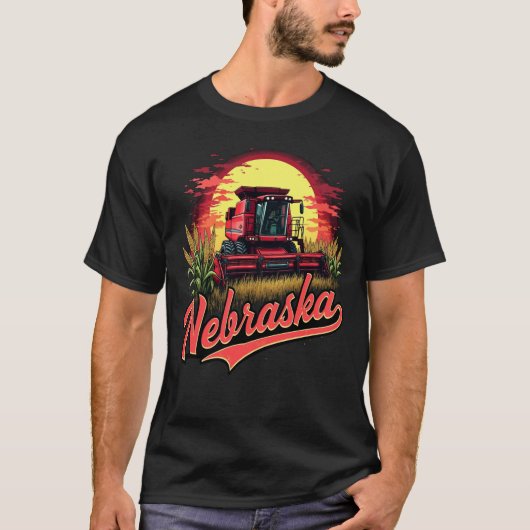 Nebraska Sunrise Boerderij Red Combine Corn T-shir T-shirt (Voorkant)