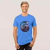 Nebula met sterren in een Nautilus Shell Tri-Blend Shirt (Voorkant volledig)