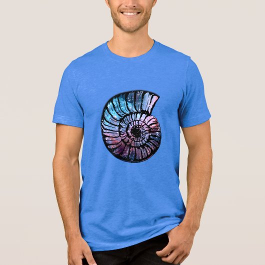 Nebula met sterren in een Nautilus Shell Tri-Blend Shirt (Voorkant)