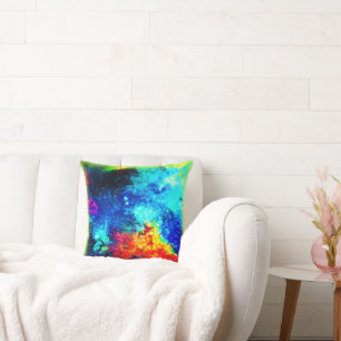 Nebulae's regenboog van kleuren. Bestel nu Kussen