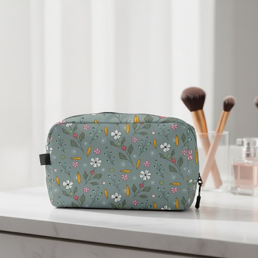 Necessaire for children with flower print. toilettasje