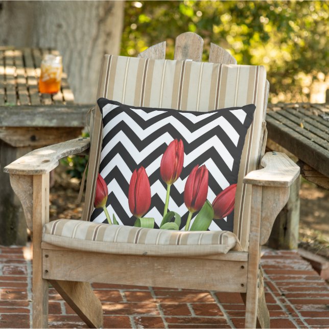 Nederlands Rood Tulpen Modern Black White Zigzag P Buitenkussen (Stoel)