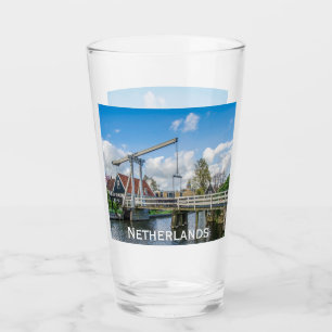 Nederlandse hijs- en hefwerkbrug glas