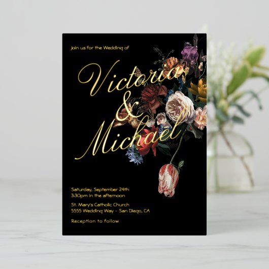 Nederlandse Master Floral Dark & Moody Wedding Folie Uitnodiging (Staand Voorkant)