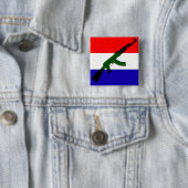 Nederlandse vlag met AK47 Vierkante Button 5,1 Cm (In situ)