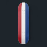 Nederlandse vlag persoonlijk skateboard<br><div class="desc">Dit ontwerp is voorzien van de nationale vlag van Nederland (informeel Holland genoemd), een land dat voornamelijk in Western Europa en gedeeltelijk in het Caribisch gebied is gelegen en dat het grootste land van het Koninkrijk der Nederlanden vormt. In Europa bestaan er twaalf provincies die Duitsland in het oosten, België...</div>