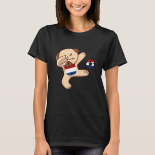 Nederlandse Voetbalspeler Pug Hond Nederlandse Vla T-shirt