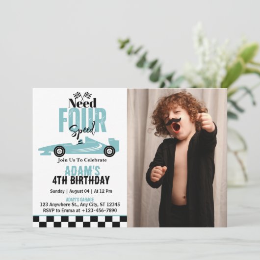 Need Four Speed Race Auto Jongen 4e Verjaardag Fot Kaart (Staand voorkant)