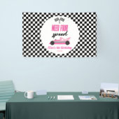 Need Four Speed Roze Race Auto 4e Verjaardagsfeest Spandoek (Beurs)