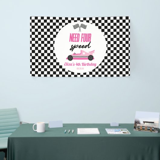 Need Four Speed Roze Race Auto 4e Verjaardagsfeest Spandoek (Beurs)