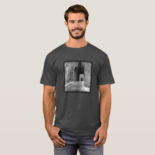 Needles Highway Tunnel T-shirt (Voorkant volledig)