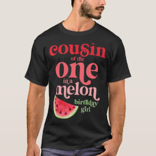 Neef van de ene in een meloen-bruisgiergierik t-shirt