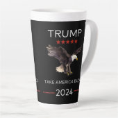 Neem Amerika terug Trump 2024 Latte koffiecadeau v Latte Mok (Rechterhoek)