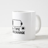 Neem de tijd om op te laden - zelfzorg grote koffiekop (Voorkant rechts)