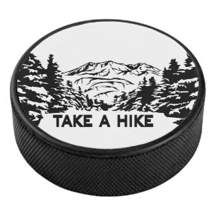 Neem een Hike quote monochrome berglandschap Hockey Puck