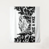 Neem een Hike quote monochrome berglandschap Wandkleed (Voorkant)