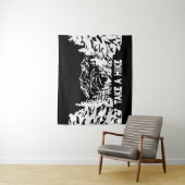Neem een Hike quote monochrome berglandschap Wandkleed (In situ)