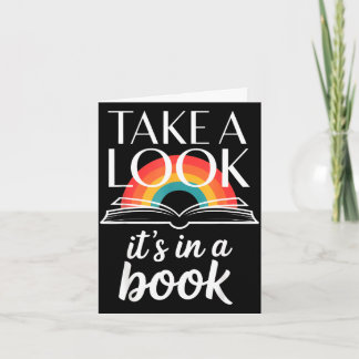 Neem een kijkje in een boek retro lezen bookworm kaart