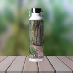 Neem een wandeling Bos Trail Waterfles<br><div class="desc">Houd je drankje warm of koud,  waar je ook gaat,  met deze trendy,  vacuüm geïsoleerde waterfles met het foto-afbeelding van een wandelpad in een bos en inspireert iemand om "een wandeling te maken". Selecteer de grootte en kleur van uw waterfles.</div>