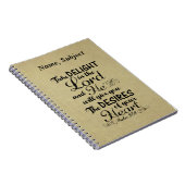 Neem genoegen in de Lord Psalm 37 4 Bijbelverse Notitieboek (Rechterzijde)