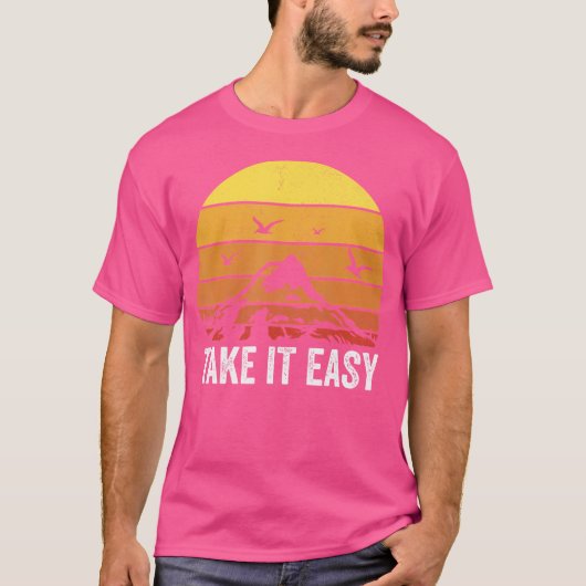 Neem het gemakkelijk buiten kamperen t-shirt (Voorkant)