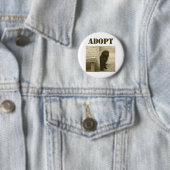Neem zwerfhond aan ronde button 5,7 cm (In situ)