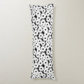 Negatieve Space Daisies wit op zwart Lichaamskussen (Voorkant Verticaal)