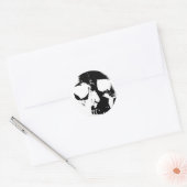 Negatieve zwarte en witte schedel ronde sticker (Envelop)