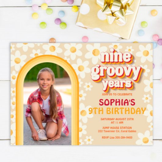 Negen groovy jaren 9e verjaardag foto uitnodiging