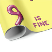 Negen is de 9-ste verjaardag. cadeaupapier (Rol Hoek)